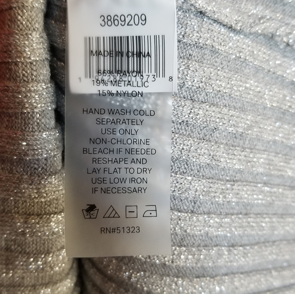 COURT & ROWE Metallic Mockneck Ribbed Sweater - Picture 5 of 6
